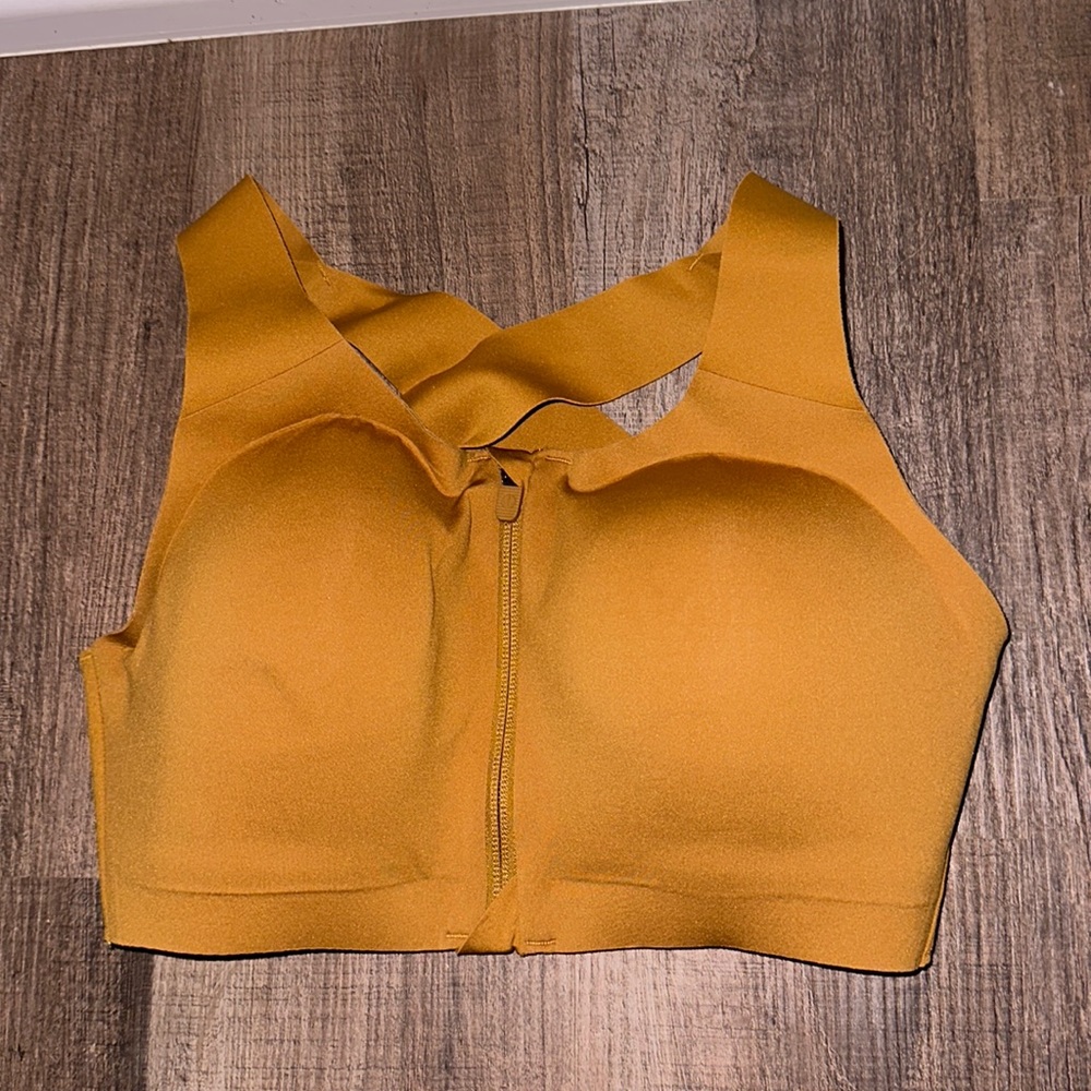 NWOT LULU Enlite Zip Bra